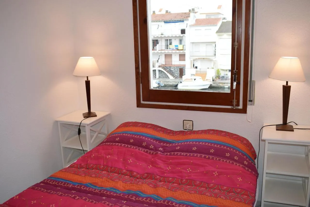 Apartamento Con Bonitas Vistas Al Canal Ref 337 Empuriabrava Spain