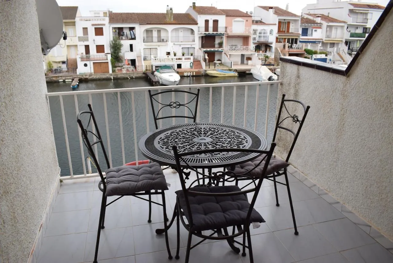 Apartamento Con Bonitas Vistas Al Canal Ref 337 Empuriabrava Apartment