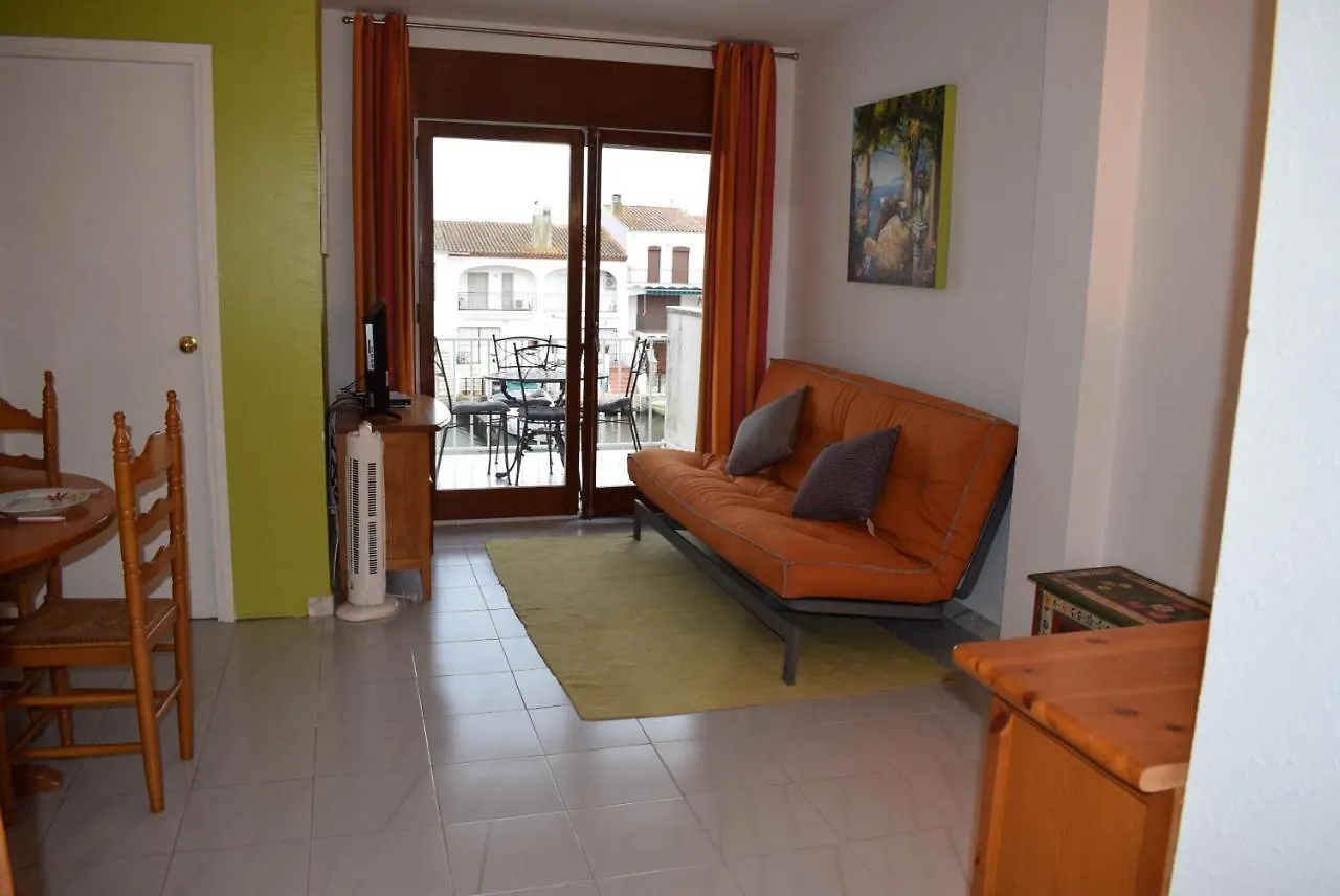 Apartamento Con Bonitas Vistas Al Canal Ref 337 Empuriabrava
